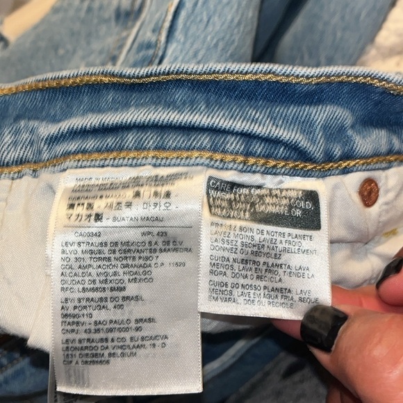 LEVIS ‘Ribcage Straight’ Premium High Rise Ankle Show Jeans - Ripped Knee - 29” - Picture 9 of 10